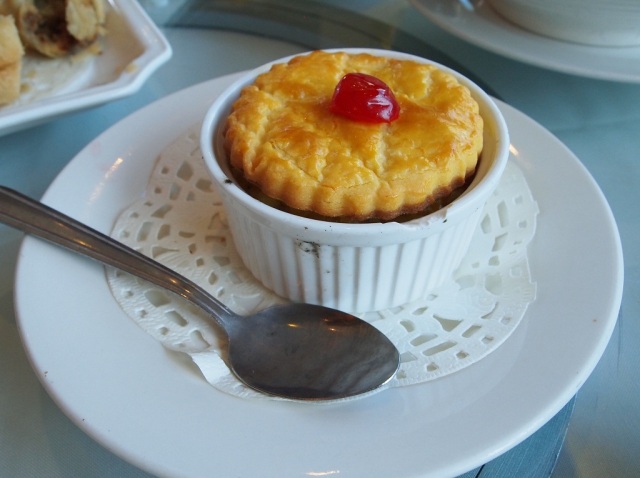 dynasty_baked_sago_pudding_with_sesame